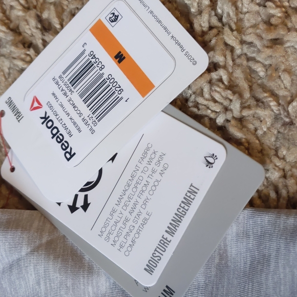 NWT Rebook Tank - Picture 3 of 6